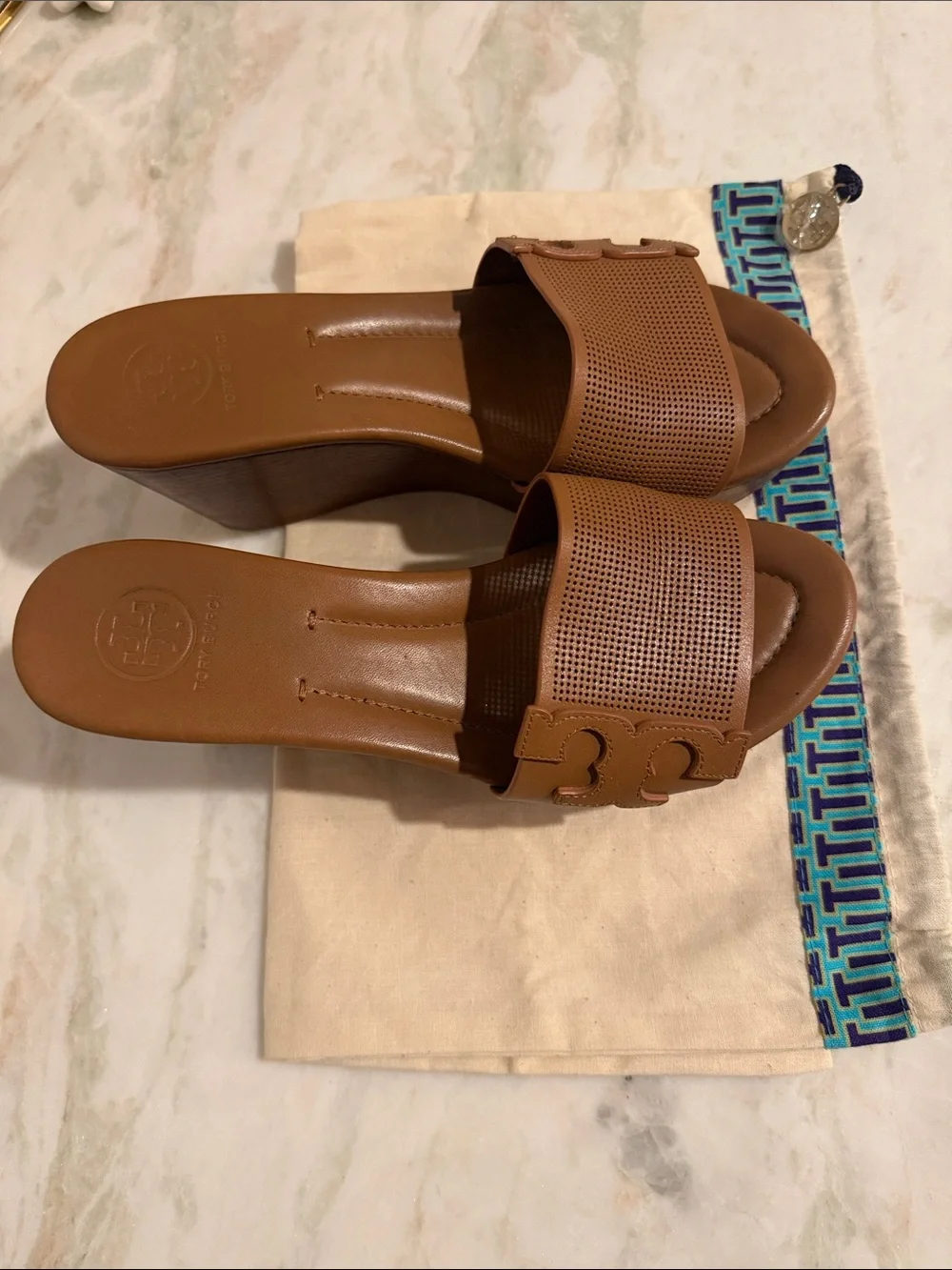✨ TORY BURCH Mikael 6.5 PERFORATED WEDGE SLIDE SANDALS — Royal tan ✨ Excellent